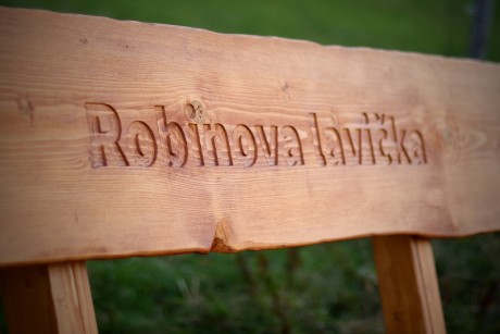 15. Robinova lavička