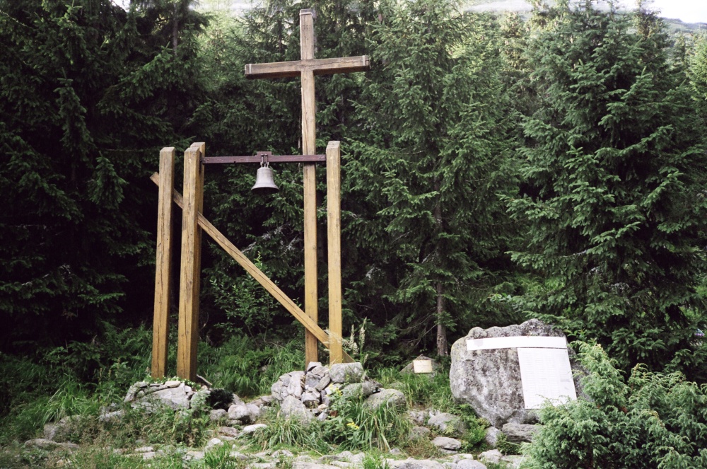 18. Symbolický hřbitov u Žiarské chaty